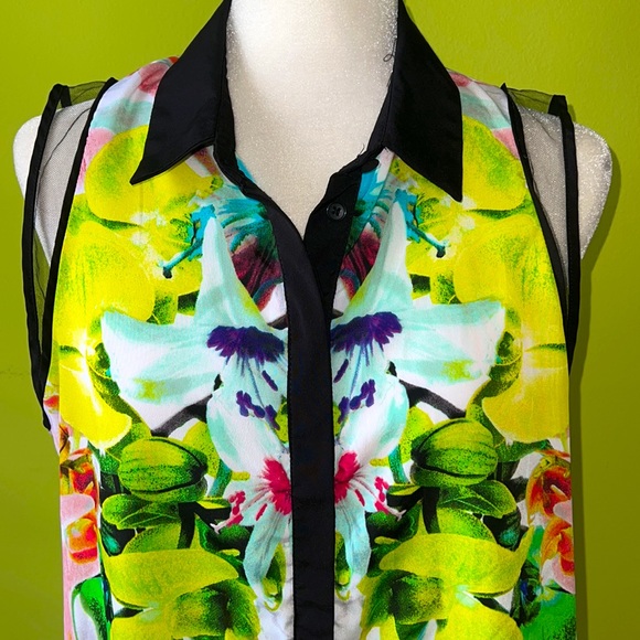 PRANAL GURUNG SLEEVELESS BLOUSE - Picture 2 of 7